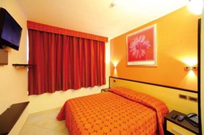 Cristina Hotel 3*
